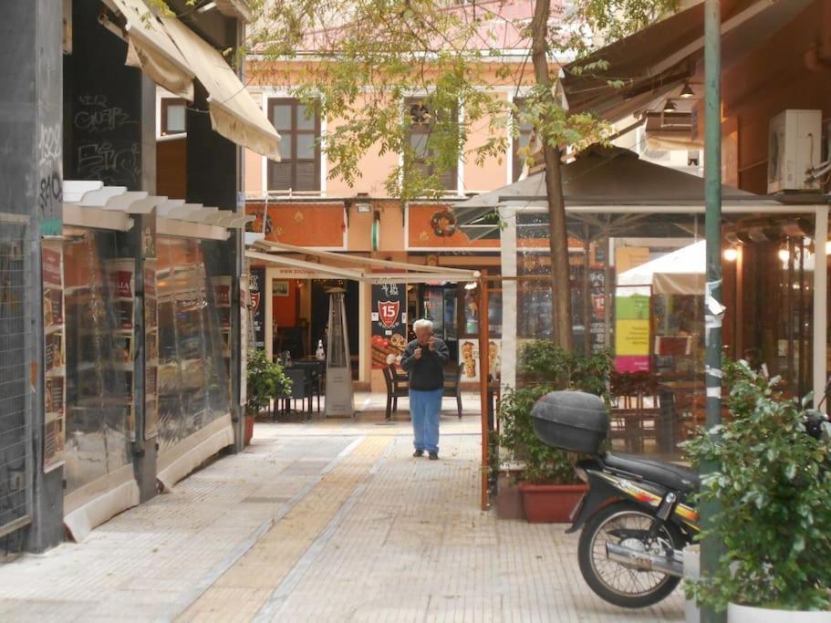 Downtown Quiet Apartment On A Pedestrian Street Atenas Exterior foto