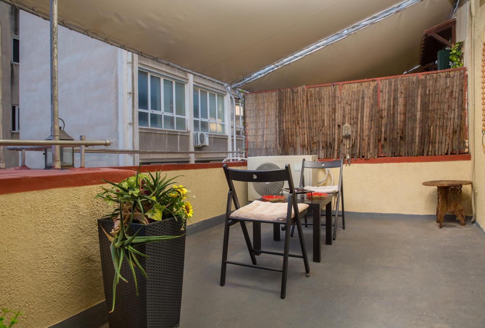 Downtown Quiet Apartment On A Pedestrian Street Atenas Exterior foto